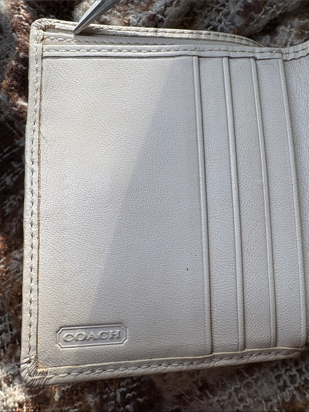 Coach Yellow Signature C’s White Leather Trifold Wallet Silver HDWRE - Picture 12 of 14